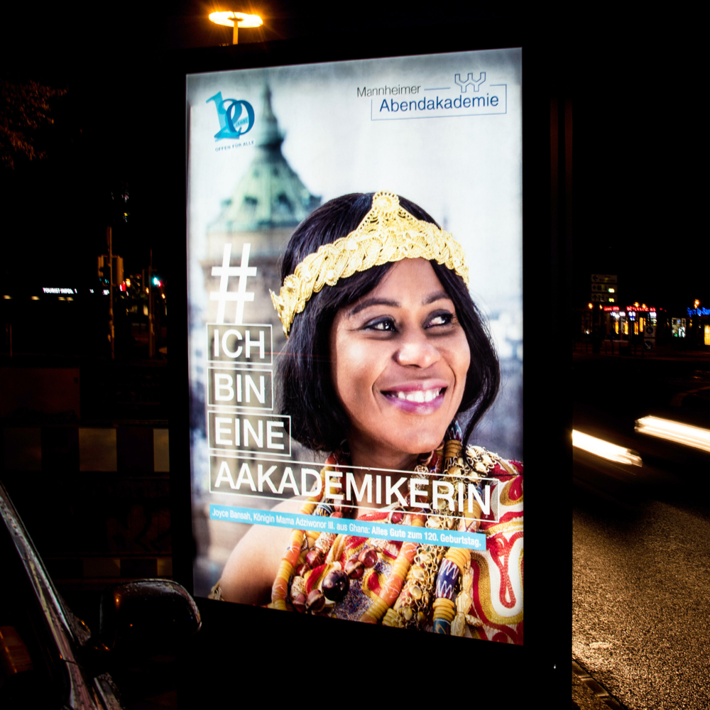 Mannheimer Abendakademie Citylight Bekennerplakat